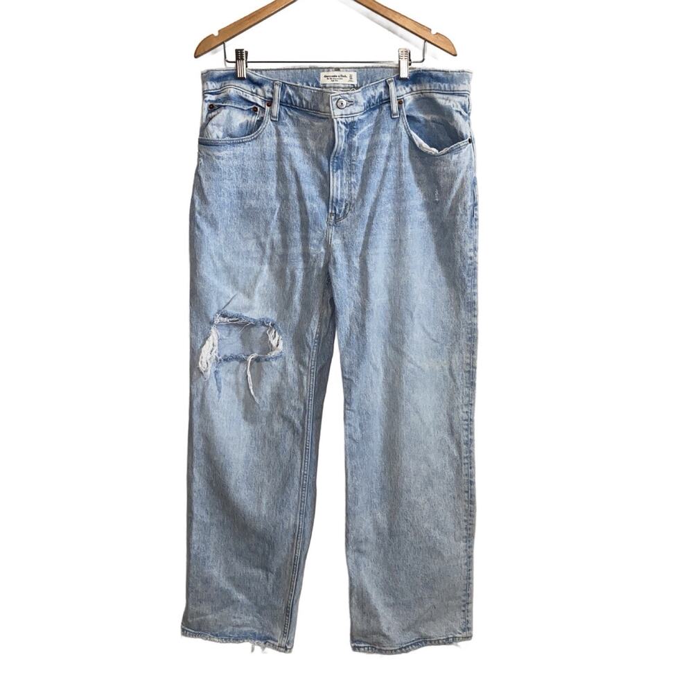 Abercrombie & Fitch The 90s Relaxed Jean High Rise Size 33 x 16R Distressed